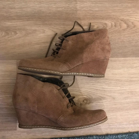 Franco Sarto suede lace up wedge boots - Picture 2 of 6